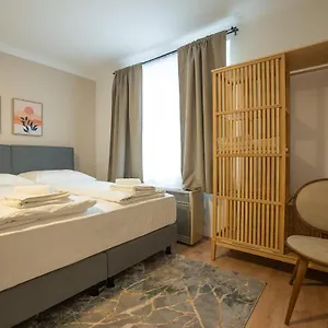 Stephansplatz View: Spacious 2-bedroom With Balcony Apartment Vienna